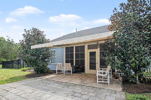 605 Queen Palm Ct., Little River, SC 29566