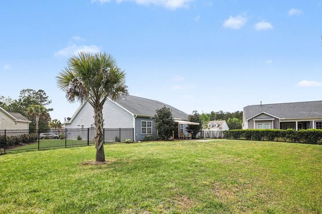 605 Queen Palm Ct., Little River, SC 29566