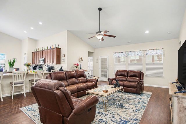 605 Queen Palm Ct., Little River, SC 29566