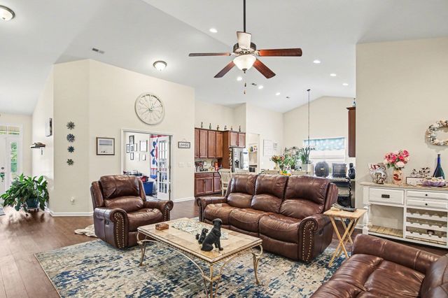 605 Queen Palm Ct., Little River, SC 29566