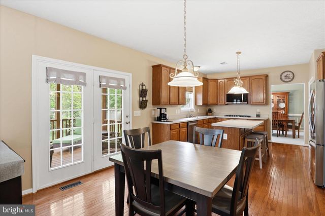 265 FOX CHASE ST, Warrenton, VA 20186