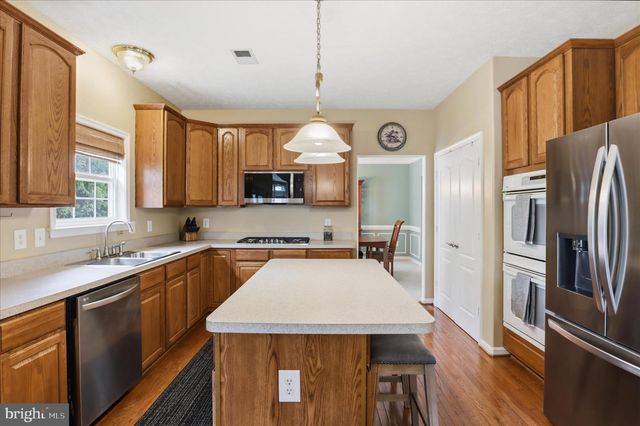 265 FOX CHASE ST, Warrenton, VA 20186