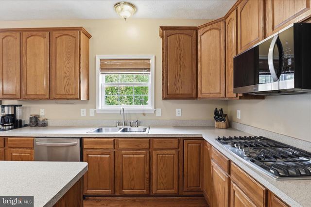 265 FOX CHASE ST, Warrenton, VA 20186