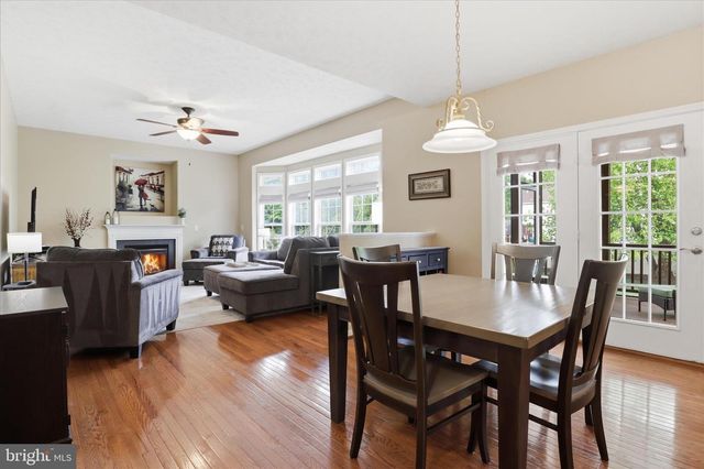 265 FOX CHASE ST, Warrenton, VA 20186