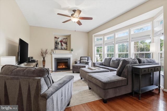 265 FOX CHASE ST, Warrenton, VA 20186