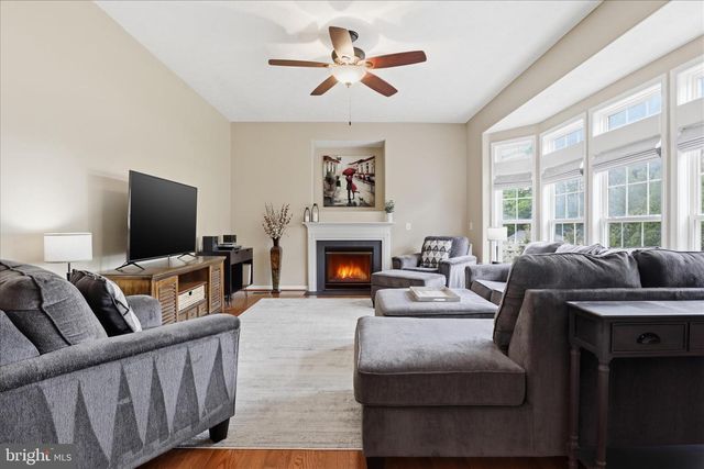 265 FOX CHASE ST, Warrenton, VA 20186