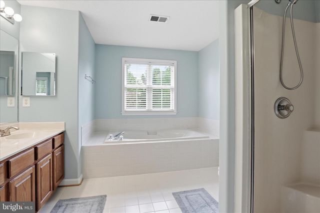 265 FOX CHASE ST, Warrenton, VA 20186