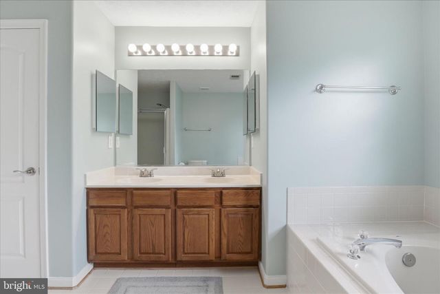 265 FOX CHASE ST, Warrenton, VA 20186