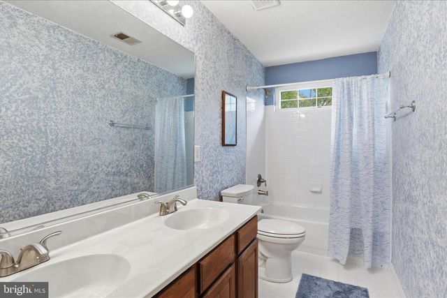 265 FOX CHASE ST, Warrenton, VA 20186