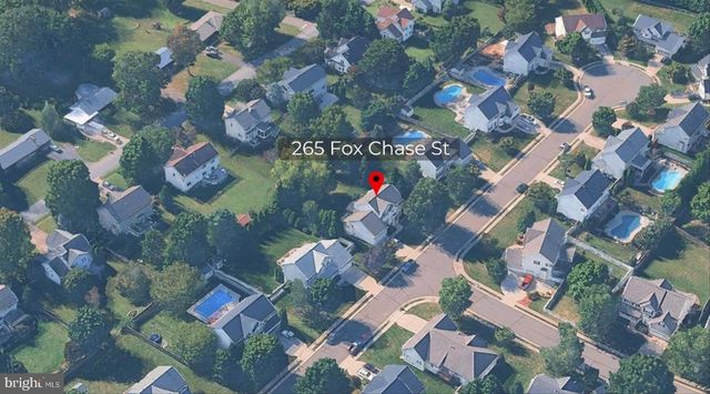 265 FOX CHASE ST, Warrenton, VA 20186