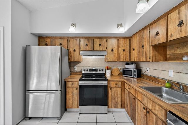 9883 88TH WAY, Seminole, FL 33777