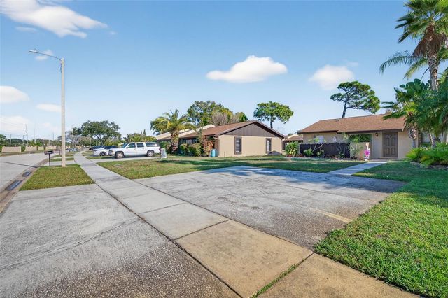 9883 88TH WAY, Seminole, FL 33777