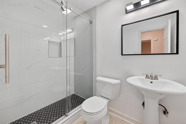 814 Heathgate Drive, Houston, TX 77062