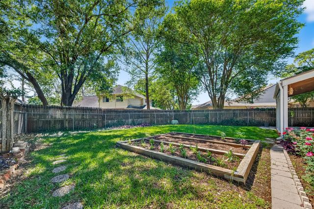 814 Heathgate Drive, Houston, TX 77062