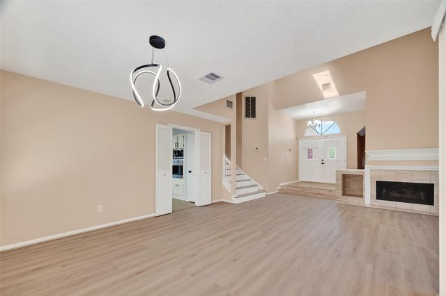 814 Heathgate Drive, Houston, TX 77062