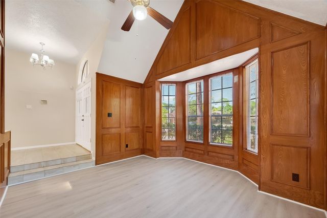 814 Heathgate Drive, Houston, TX 77062