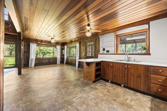 173 N Worcester St, Norton, MA 02766