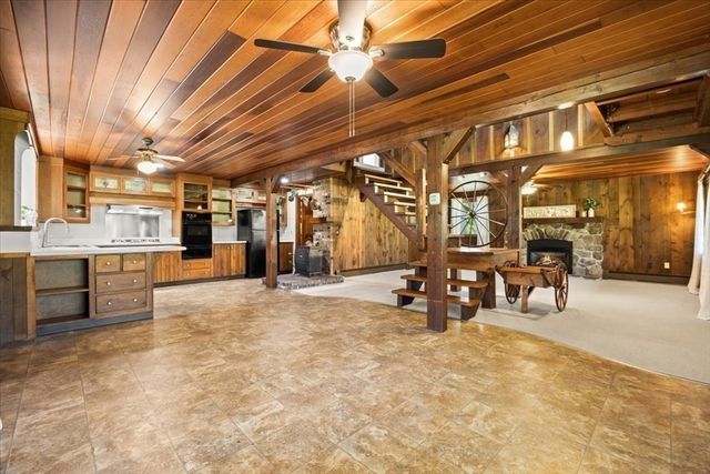 173 N Worcester St, Norton, MA 02766