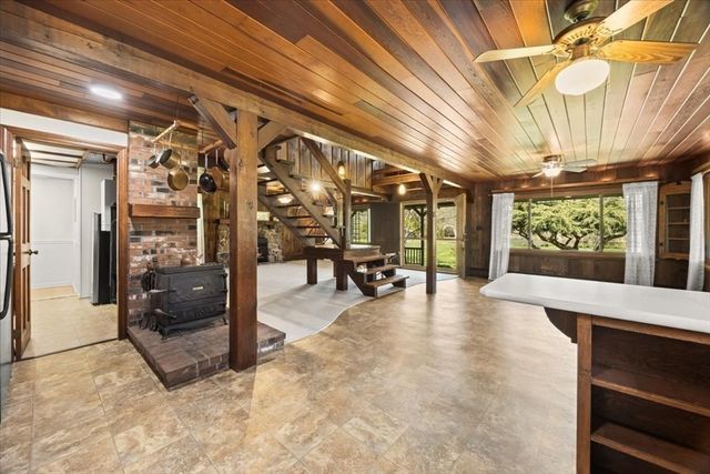 173 N Worcester St, Norton, MA 02766