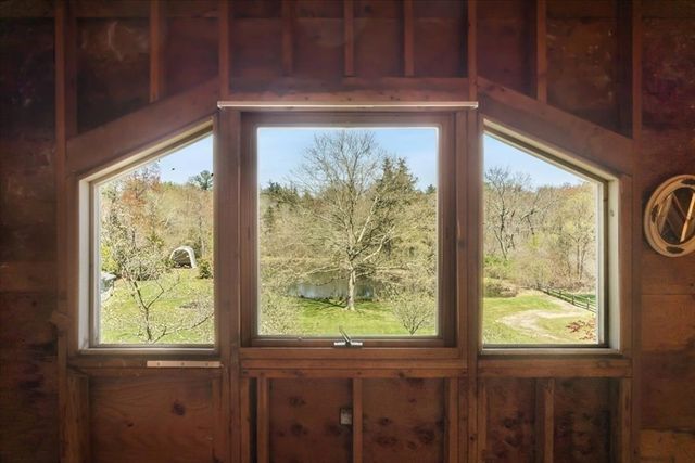173 N Worcester St, Norton, MA 02766