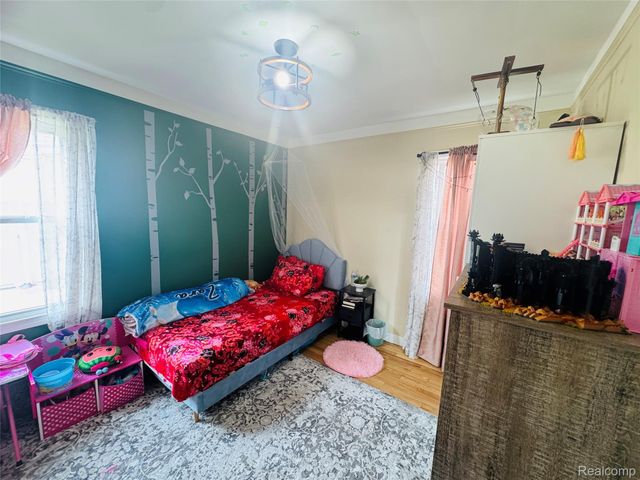 25641 Chalmers Street, Roseville, MI 48066