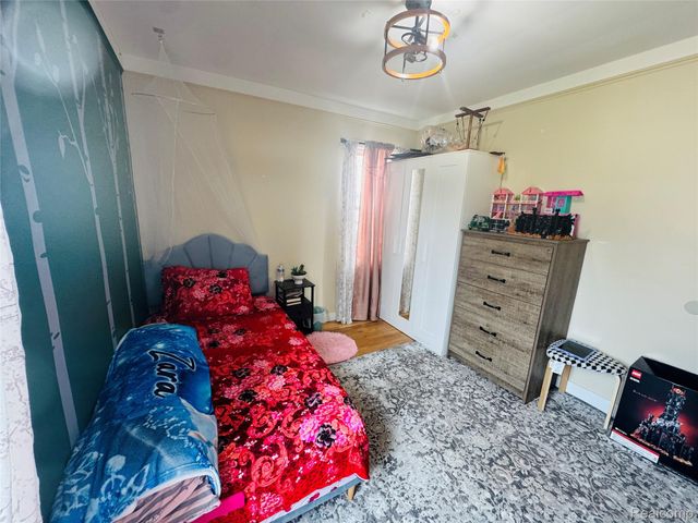 25641 Chalmers Street, Roseville, MI 48066