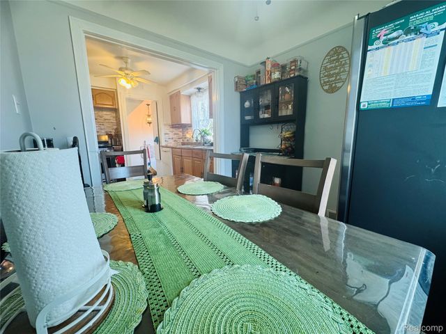 25641 Chalmers Street, Roseville, MI 48066