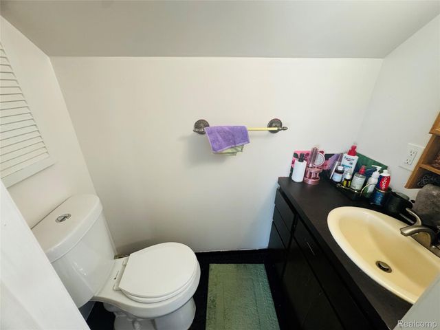 25641 Chalmers Street, Roseville, MI 48066