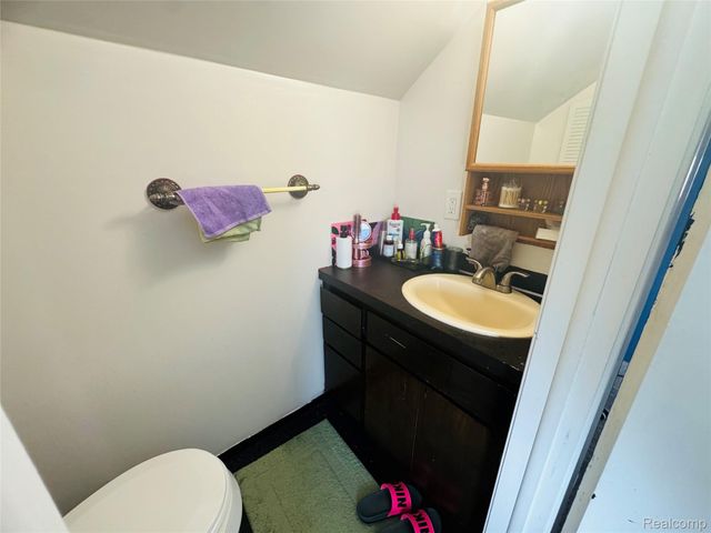 25641 Chalmers Street, Roseville, MI 48066