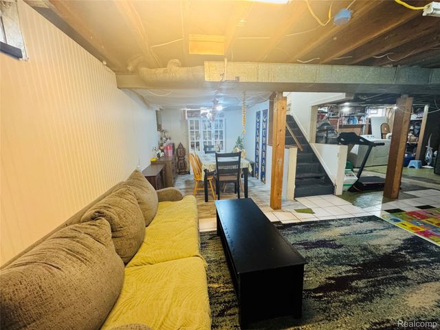 25641 Chalmers Street, Roseville, MI 48066