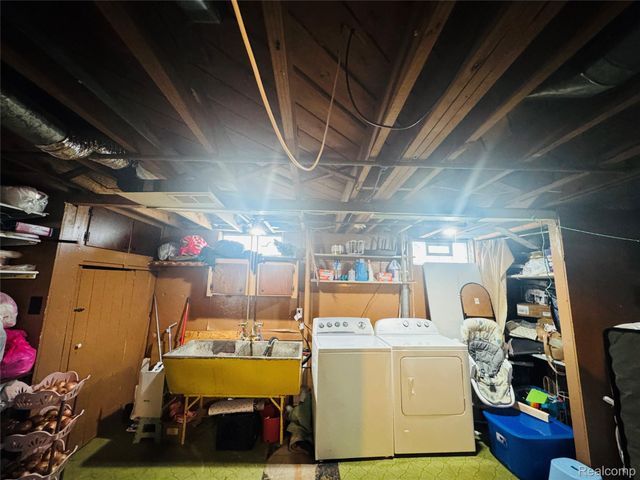 25641 Chalmers Street, Roseville, MI 48066