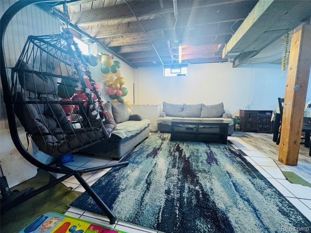 25641 Chalmers Street, Roseville, MI 48066