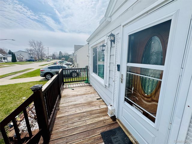 25641 Chalmers Street, Roseville, MI 48066