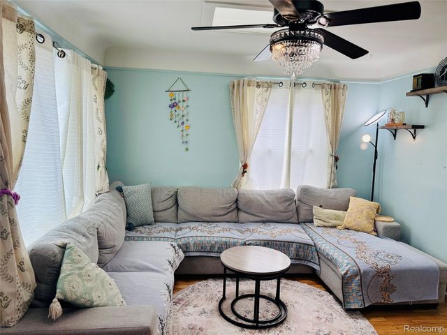 25641 Chalmers Street, Roseville, MI 48066