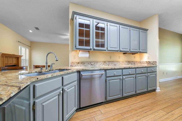 2 Plantation Drive East, Heber Springs, AR 72543