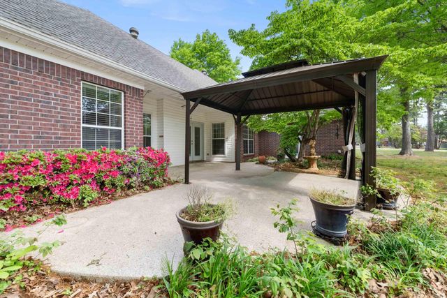 2 Plantation Drive East, Heber Springs, AR 72543