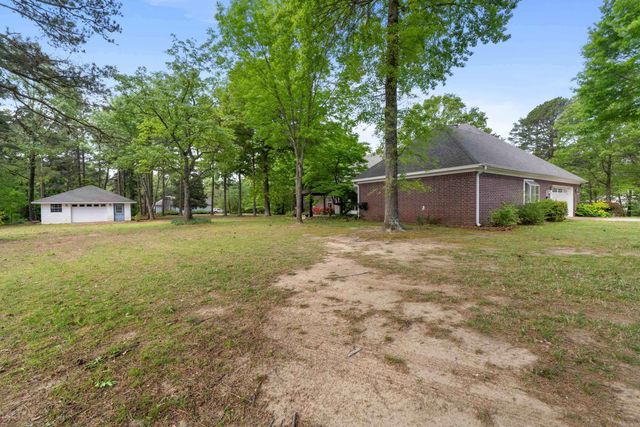 2 Plantation Drive East, Heber Springs, AR 72543