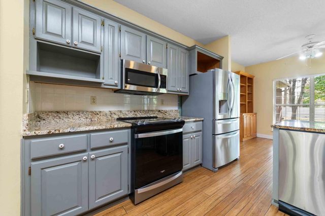 2 Plantation Drive East, Heber Springs, AR 72543