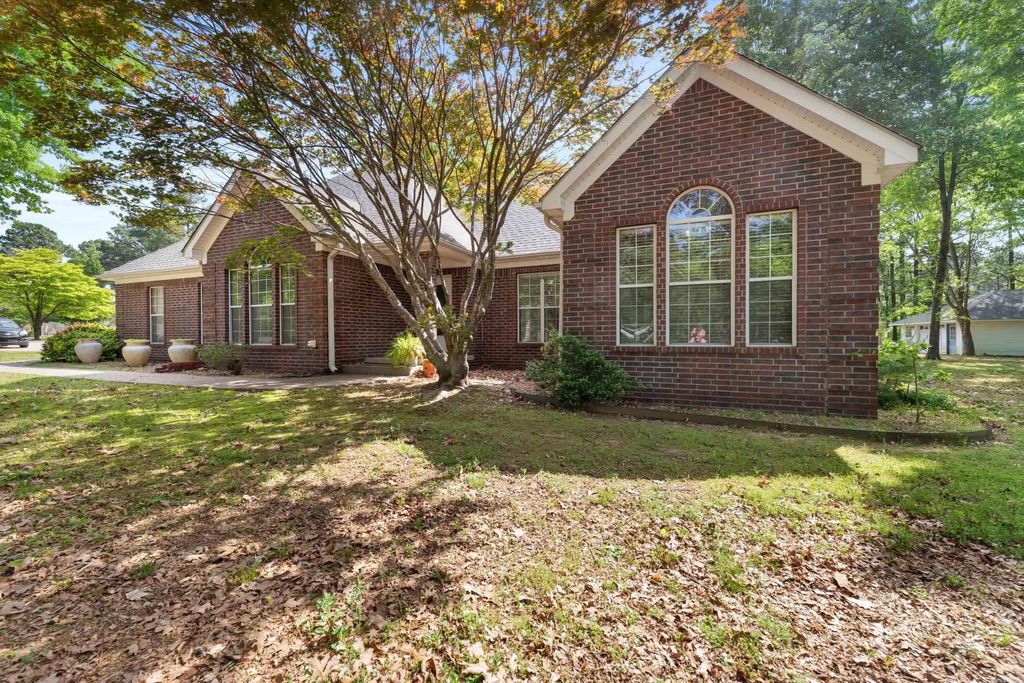 2 Plantation Drive East, Heber Springs, AR 72543