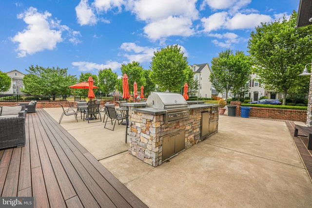 320 PEPPERIDGE DR, Stafford, VA 22554