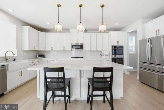 320 PEPPERIDGE DR, Stafford, VA 22554