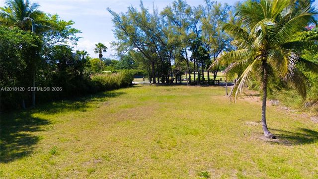 9840 SW 104th St, Miami, FL 33176
