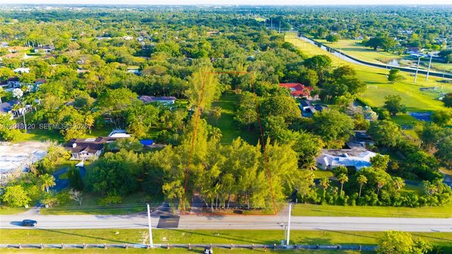 9840 SW 104th St, Miami, FL 33176
