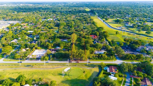 9840 SW 104th St, Miami, FL 33176