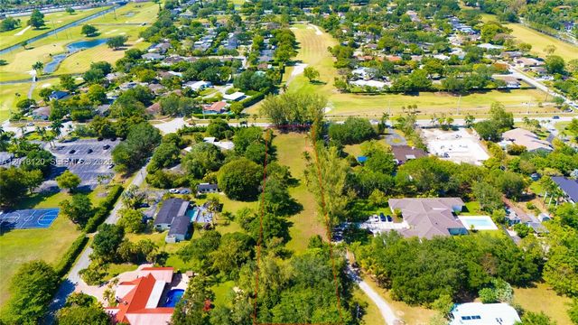 9840 SW 104th St, Miami, FL 33176