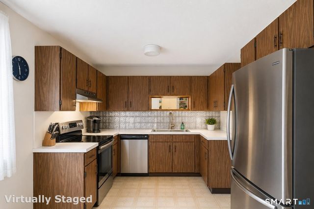 14 Heritage Circle B, Southbury, CT 06488