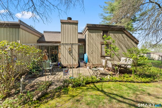 14 Heritage Circle B, Southbury, CT 06488
