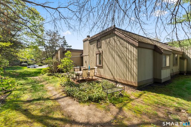 14 Heritage Circle B, Southbury, CT 06488