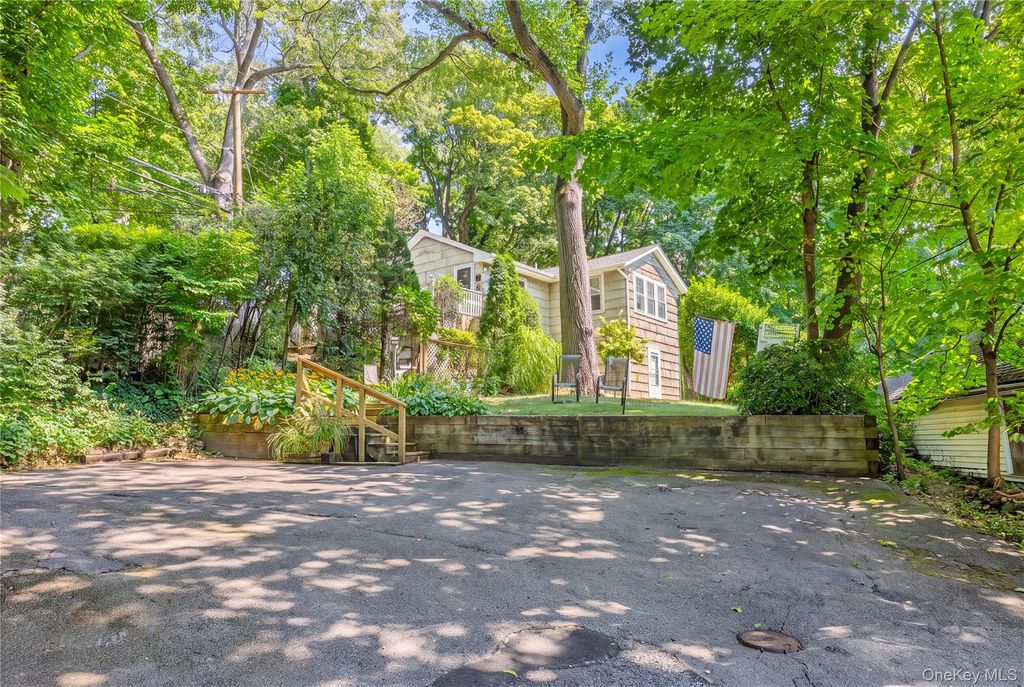 3 Lane M, Huntington, NY 11743 — photo 2