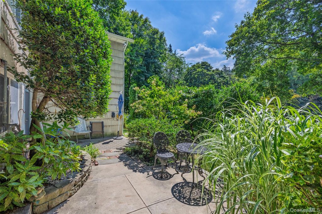 3 Lane M, Huntington, NY 11743 — photo 5
